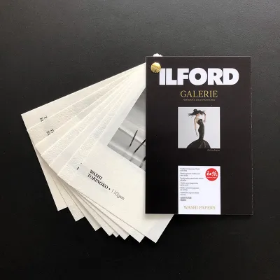 Das Ilford Washi Swatchbook enth...